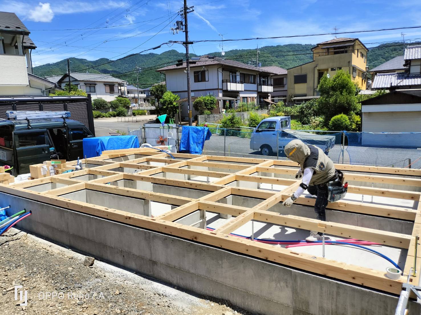 岩倉の現場で土台敷の作業
