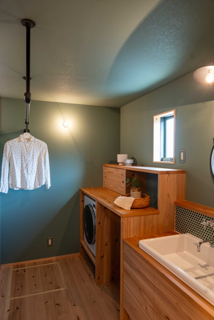 洗面脱衣室　幹太くん　室内干用ハンガーパイプ　造作洗面