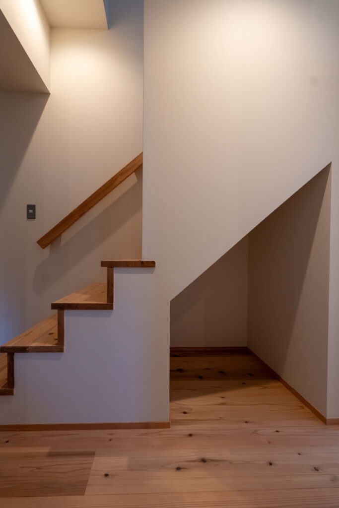 階段下収納　オリジナル階段