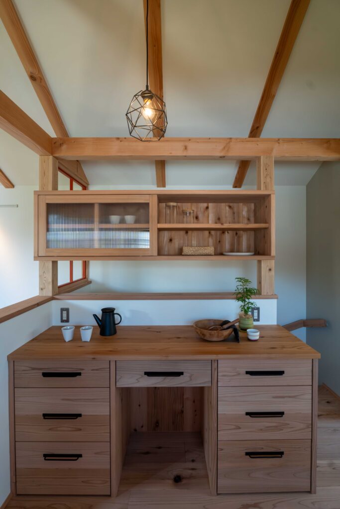 造作カップボード　杉板
