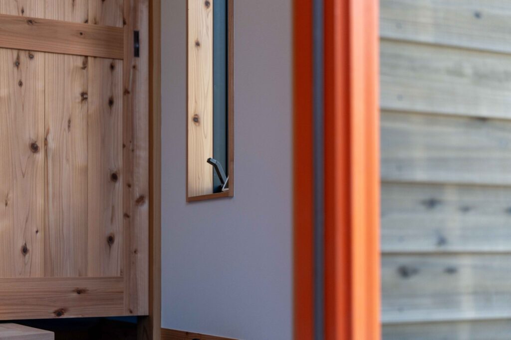 広めの玄関　宅配収納