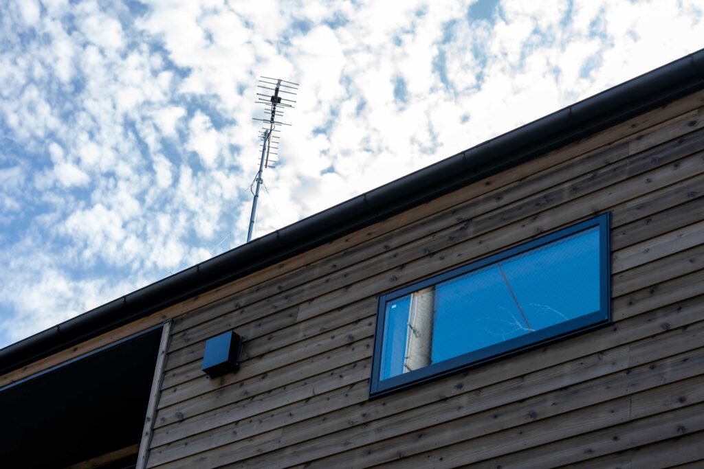 杉板張りの外観