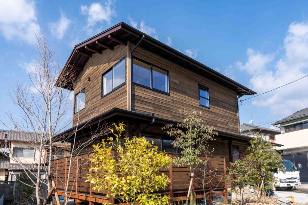 左京区岩倉新築見学会　ヤマネコハウス　ひとりヤマネコの家　外観　植栽