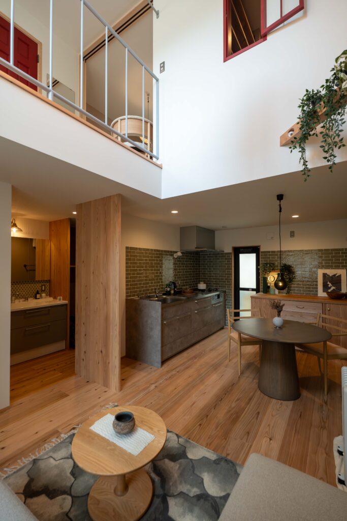 ヤマネコハウス　ひとりヤマネコの家　木の家　一人暮らしの新築　Ousia　ホームステージング　リビング　杉の香り　新築見学会
